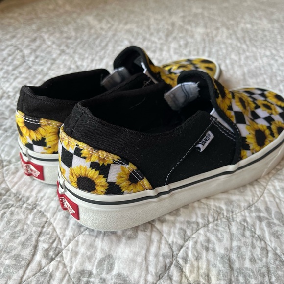 8 Women’s Vans Off The Wall Black Checkered Sunflower Shoes - Picture 5 of 9